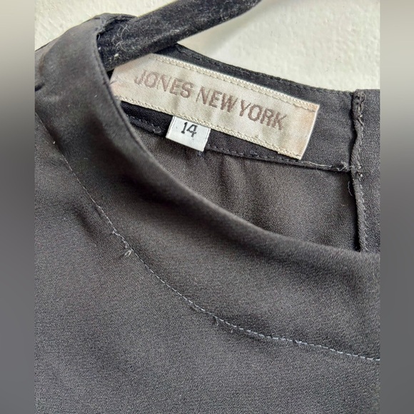 Jones New York Sheer Black Blouse - Picture 3 of 6